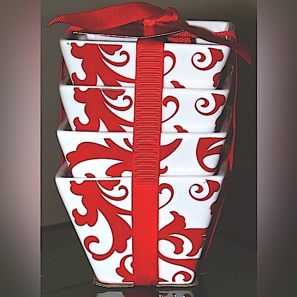 CIROA FIORI SIMPLE SERVE MINI BOWLS SQUARE RED WHITE NWT PORCELAIN SET OF 4 - Picture 8 of 9